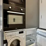 Comfy - Old Town Center Apartment