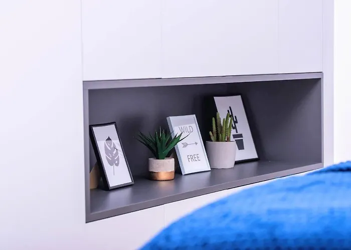 Comfy - Old Town Center