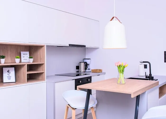 Comfy - Old Town Center